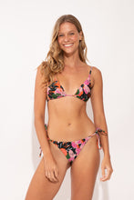 Carregar imagem no visualizador da galeria, Model Front: Rio De Sol Calcinha Bottom Jolie Cheeky-Micro
