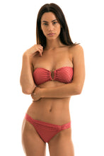 Carregar imagem no visualizador da galeria, Model Front: Rio De Sol Calcinha Bottom Kiwanda Madras Bandeau
