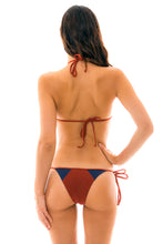 Carregar imagem no visualizador da galeria, Model Back: Rio De Sol Calcinha Bottom Liquor Recorte Tri
