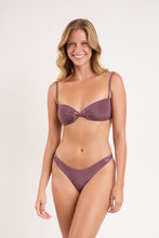 Carregar imagem no visualizador da galeria, Model Front: Rio De Sol Calcinha Bottom Malibu-Ebano Essential-Iris

