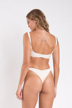 Carregar imagem no visualizador da galeria, Model Back: Rio De Sol Calcinha Bottom Malibu-Natural Cali
