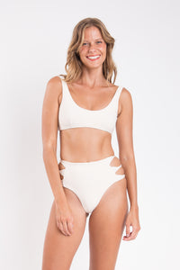 Model Front: Rio De Sol Calcinha Bottom Malibu-Natural Highwaist-Spin