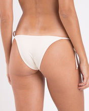 Carregar imagem no visualizador da galeria, Image 05: Rio De Sol Calcinha Bottom Malibu-Natural Lacinho
