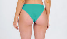 Carregar imagem no visualizador da galeria, Model Back: Rio De Sol Calcinha Bottom Opal Essential-Comfy

