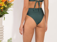 Carregar imagem no visualizador da galeria, Model Back: Rio De Sol Calcinha Bottom Palace Belted-High-Waist
