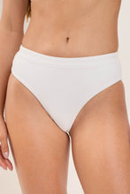 Carregar imagem no visualizador da galeria, Gallery: Rio De Sol Calcinha Bottom Sand-White Kora
