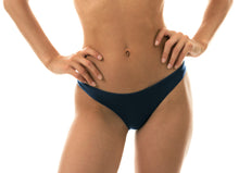 Carregar imagem no visualizador da galeria, Gallery: Rio De Sol Calcinha Bottom Shark Bandeau
