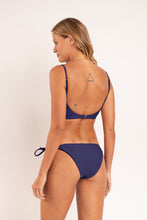 Carregar imagem no visualizador da galeria, Model Back: Rio De Sol Calcinha Bottom Touch-Marinho Ibiza-Comfy
