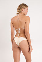 Carregar imagem no visualizador da galeria, Model Back: Rio De Sol Calcinha Bottom Touch-Natural Frufru

