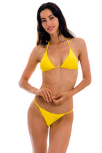 Carregar imagem no visualizador da galeria, Model Front: Rio De Sol Calcinha Bottom Uv-Melon Cheeky-Fixa
