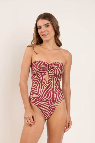 Model Front: Rio De Sol Maiô Dune Sara-Op