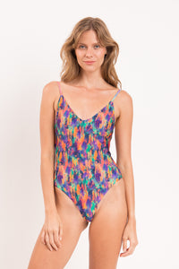 Model Front: Rio De Sol Maiô Euphoria Hype