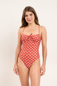 Model Front: Rio De Sol Maiô Floral-Scales Julia