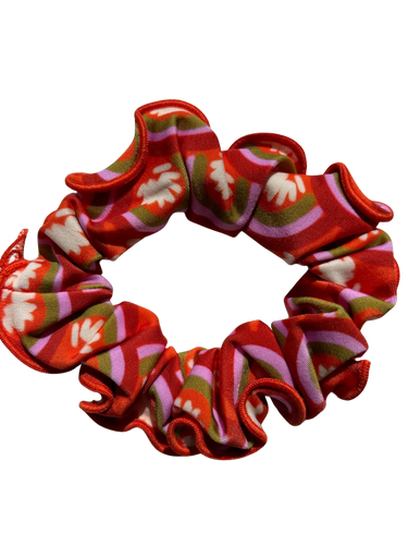 Product Front: Rio De Sol Xuxinha (Acessório De Cabelo) Floral-Scales Scrunchie