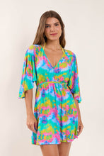 Carregar imagem no visualizador da galeria, Model Front: Rio De Sol Vestido De Praia Fusion Mini Dress
