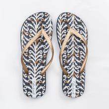 Carregar imagem no visualizador da galeria, Product Front: Rio De Sol Chinelos Ikat Slim
