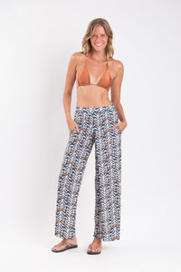 Model Front: Rio De Sol Calça De Praia Ikat Wide Pants