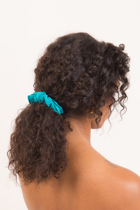 Model Front: Rio De Sol Xuxinha (Acessório De Cabelo) Malibu-Atol Scrunchie