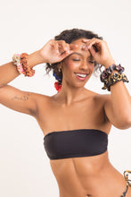 Carregar imagem no visualizador da galeria, Image 02: Rio De Sol Xuxinha (Acessório De Cabelo) Nocciola Scrunchie
