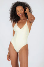 Carregar imagem no visualizador da galeria, Model Front: Rio De Sol Maiô Off-White Hype
