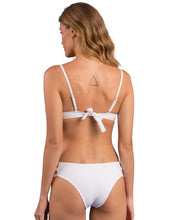 Carregar imagem no visualizador da galeria, Image 07: Rio De Sol Set Set Bora-White Bra-Trio Madrid-Trio
