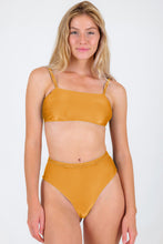 Carregar imagem no visualizador da galeria, Gallery: Rio De Sol Set Set Damasco Bandeau-Reto Hotpants
