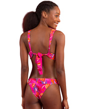 Carregar imagem no visualizador da galeria, Image 07: Rio De Sol Set Set Flavors Halter-Marina Essential-Cos
