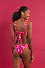 Carregar imagem no visualizador da galeria, Image 12: Rio De Sol Set Set Flavors Halter-Marina Essential-Cos
