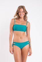 Carregar imagem no visualizador da galeria, Model Front: Rio De Sol Set Set Grove Bandeau-Reto Madrid
