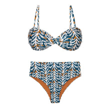 Carregar imagem no visualizador da galeria, Product Front: Rio De Sol Set Set Ikat Twist Hotpants
