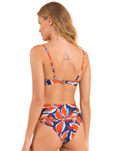 Carregar imagem no visualizador da galeria, Image 07: Rio De Sol Set Set Leaves Bandeau-Joy Hotpants
