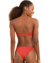 Carregar imagem no visualizador da galeria, Image 07: Rio De Sol Set Set Malibu-Chili Bandeau-Duo Essential
