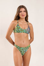 Carregar imagem no visualizador da galeria, Model Front: Rio De Sol Set Set Morumbi Bralette Essential-Comfy
