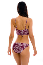 Carregar imagem no visualizador da galeria, Model Back: Rio De Sol Set Set Palms-Vine Balconet-Anna Comfy
