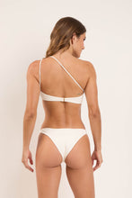 Carregar imagem no visualizador da galeria, Model Back: Rio De Sol Set Set Sand-Chantilly Kora Leblon
