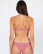 Carregar imagem no visualizador da galeria, Image 06: Rio De Sol Set Set Shimmer-Confetti Bandeau-Knot Essential
