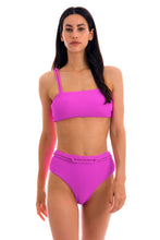 Carregar imagem no visualizador da galeria, Model Front: Rio De Sol Set Set St-Tpz-Pink Reto Hotpant-High
