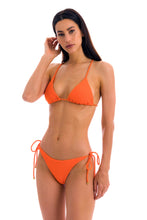 Carregar imagem no visualizador da galeria, Model Front: Rio De Sol Set Set St-Tpz-Tangerina Tri-Inv Ibiza
