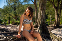 Carregar imagem no visualizador da galeria, Image 05: Rio De Sol Set Set Wild-Black Balconet-Anna Nice
