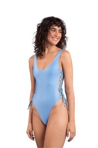 Model Front: Rio De Sol Maiô Shimmer-Baltic-Sea Zoe
