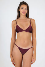Carregar imagem no visualizador da galeria, Model Front: Rio De Sol Soutien Top Barolo Tri-Fixo
