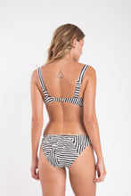Carregar imagem no visualizador da galeria, Model Back: Rio De Sol Soutien Top Collage Amelia
