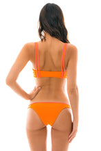 Carregar imagem no visualizador da galeria, Model Back: Rio De Sol Soutien Top Duo Orange
