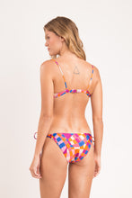 Carregar imagem no visualizador da galeria, Model Back: Rio De Sol Soutien Top Funny Balconet-Tie
