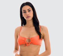 Carregar imagem no visualizador da galeria, Model Front: Rio De Sol Soutien Top Light-Peach Mila
