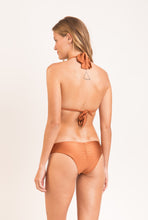 Carregar imagem no visualizador da galeria, Model Back: Rio De Sol Soutien Top Nocciola Mel
