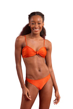 Carregar imagem no visualizador da galeria, Model Front: Rio De Sol Soutien Top Paprica Bandeau-Joy
