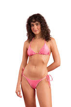 Carregar imagem no visualizador da galeria, Model Front: Rio De Sol Soutien Top Shimmer-Confetti Tri-Inv
