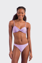 Carregar imagem no visualizador da galeria, Model Front: Rio De Sol Soutien Top Shimmer-Harmonia Bandeau-Joy
