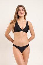 Carregar imagem no visualizador da galeria, Model Front: Rio De Sol Soutien Top Touch-Black Alba
